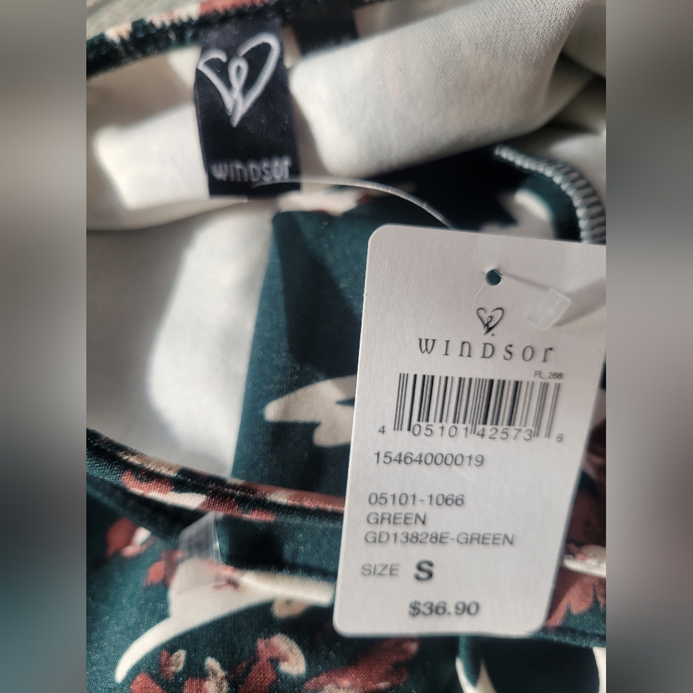 Windsor dressb - Picture 2 of 4